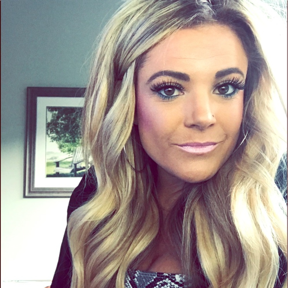 Meet your Posher, Crystal